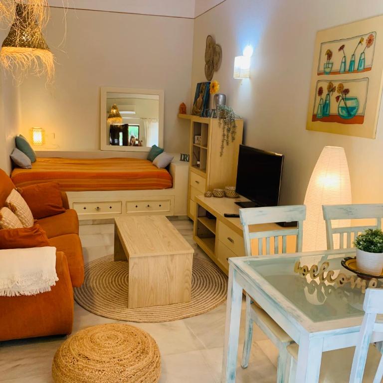 Lovely studio in Marbella close to Puente Romano - Apartamento de 1 dormitorio - 85
