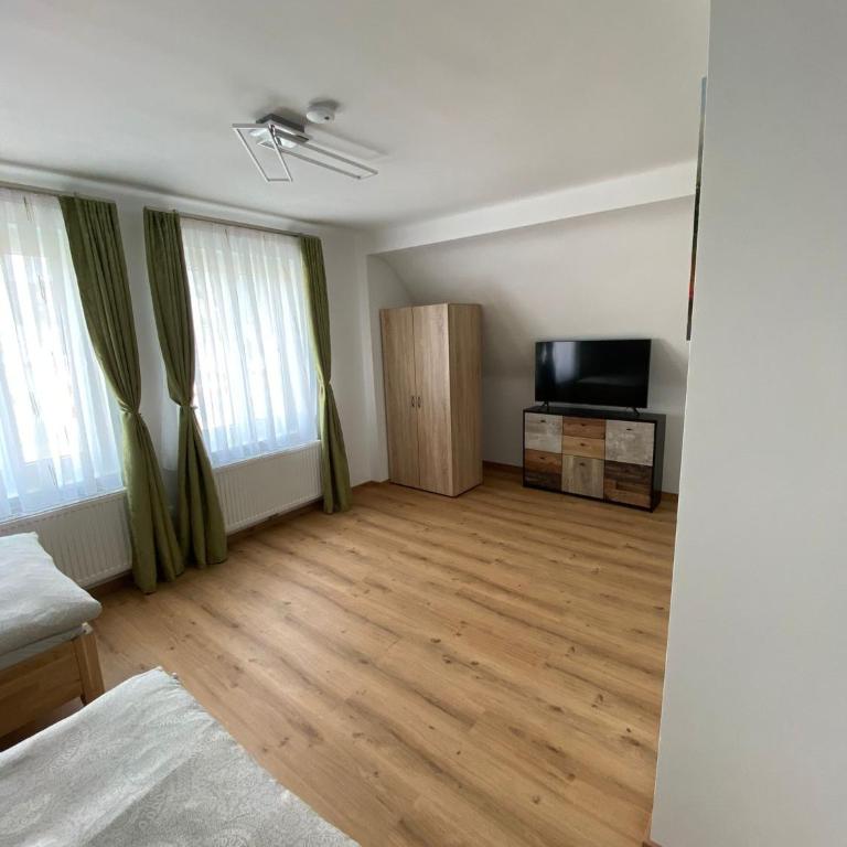 Private Zimmer HoAp - Apartment mit 1 Schlafzimmer - 2