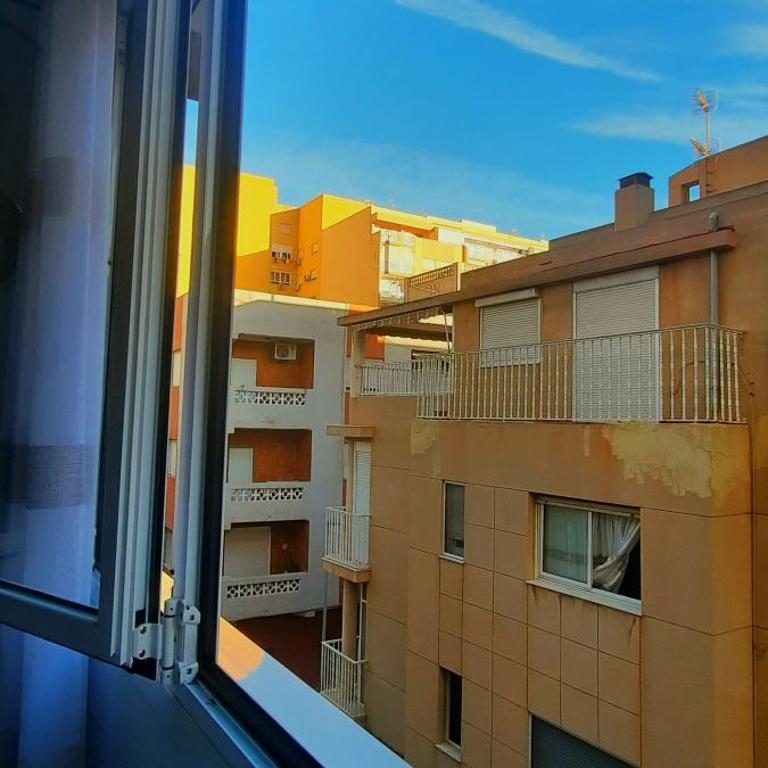 Apartamento a 50 m del mar con aire acondicionado y WiFi, Ideal familias,parejas - Apartamento de 1 dormitorio - 32