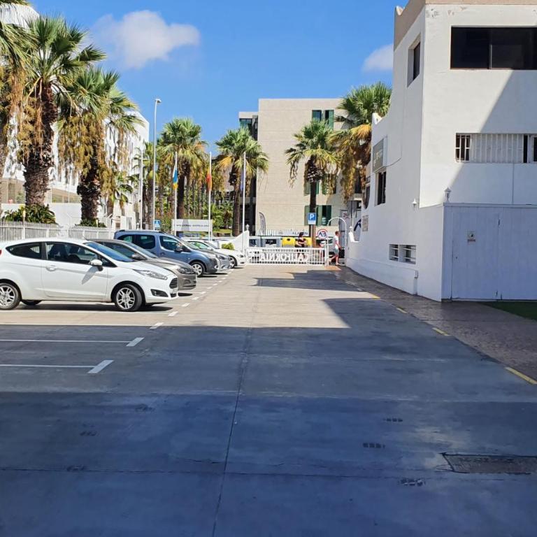 Adults Only Sunny Quiet Apartment with Aircon in Center of Las Americas - Apartamento con vistas a la piscina - 34