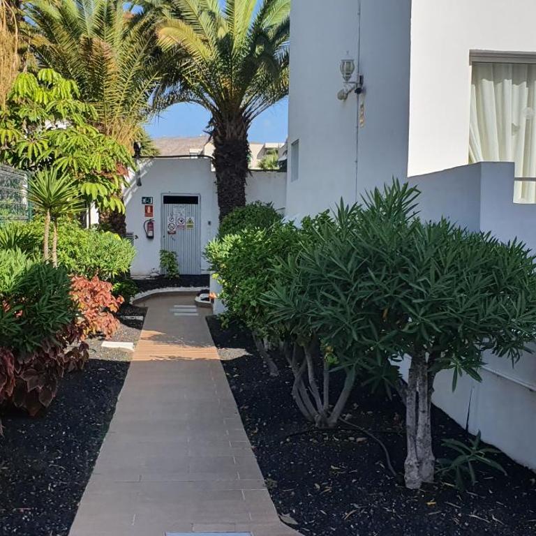 Adults Only Sunny Quiet Apartment with Aircon in Center of Las Americas - Apartamento con vistas a la piscina - 43
