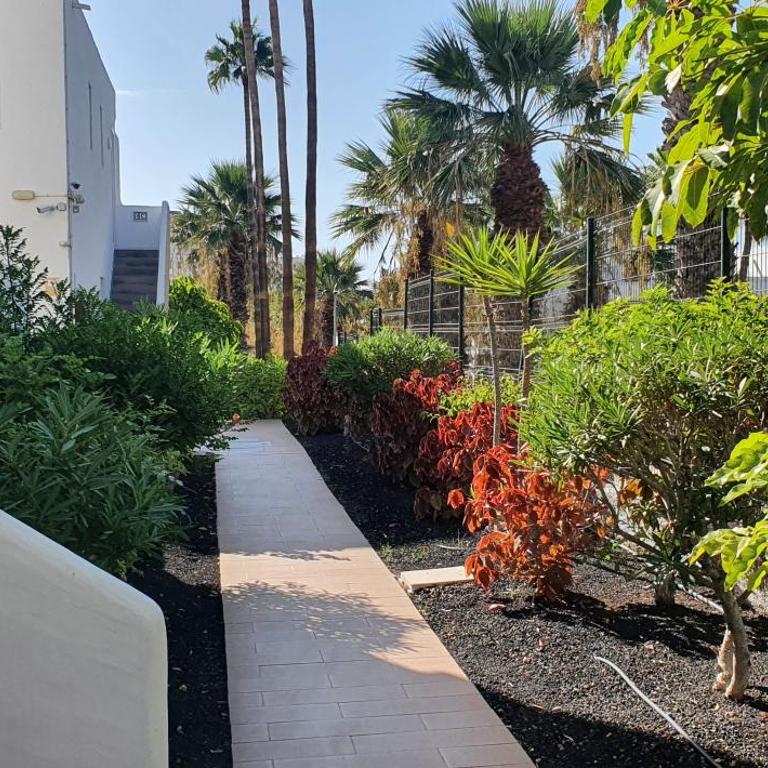 Adults Only Sunny Quiet Apartment with Aircon in Center of Las Americas - Apartamento con vistas a la piscina - 37