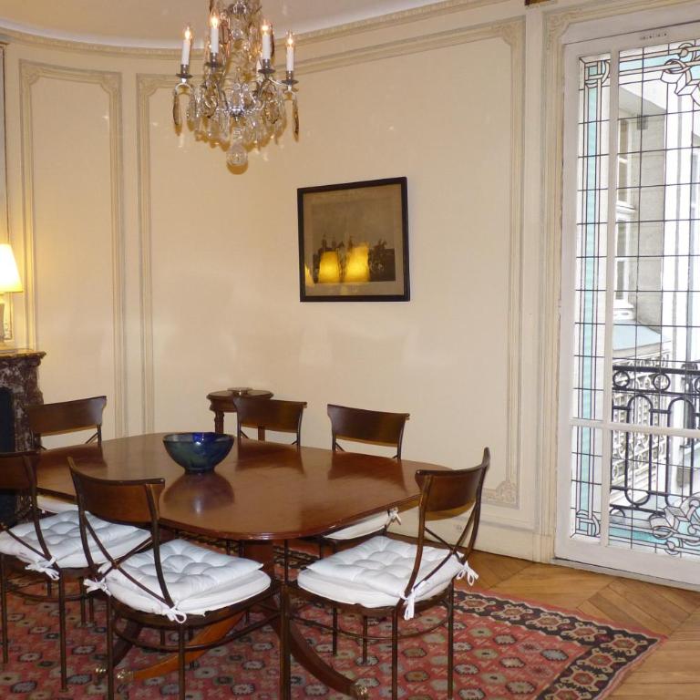Prestigious 2 bedroom near Champs Elysées - Appartement - 9