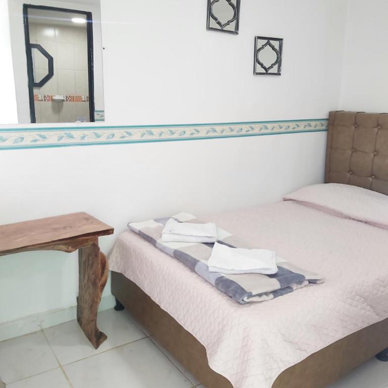 Hostal y Camping Los Girasoles - Habitación Doble Económica - Sin TV - 5