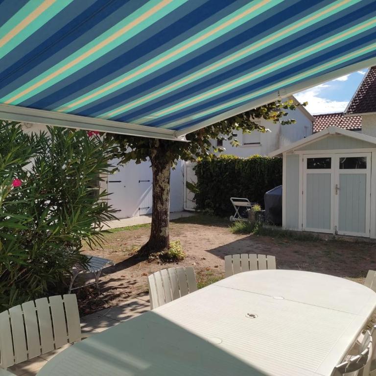Maison Charmante Près Plage et Forêt, 5 Ch., Jardin, Parking, Quartier Calme - FR-1-652-2 - Vacation Home - 6