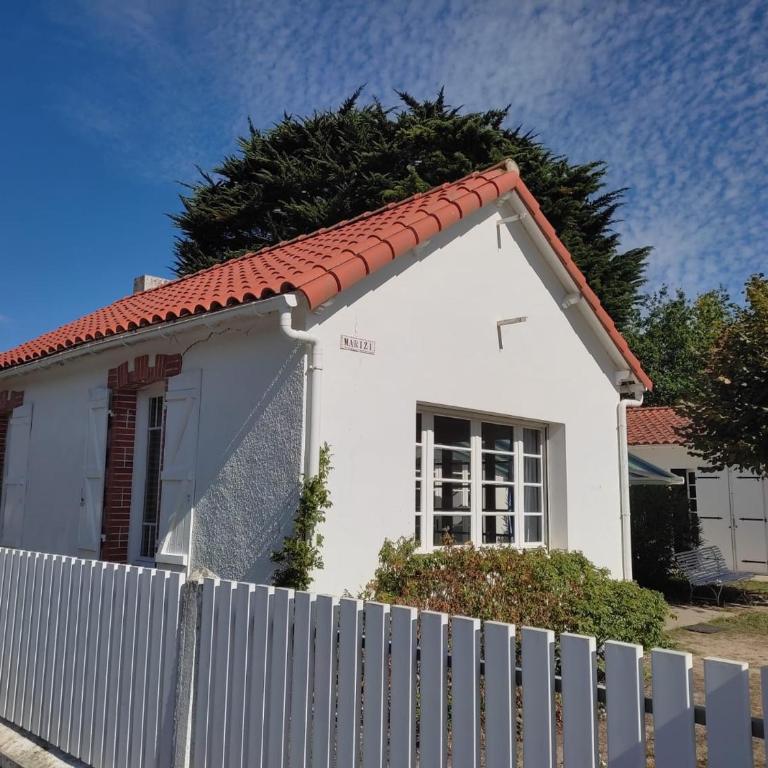 Maison Charmante Près Plage et Forêt, 5 Ch., Jardin, Parking, Quartier Calme - FR-1-652-2 - Vacation Home - 7