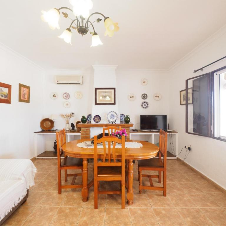 Cubo's Finca Isabel Privacy & Relax - Three-Bedroom House - 13