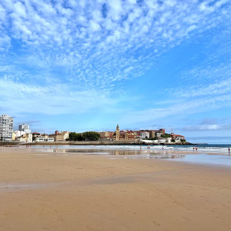 Ático primera línea Playa de San Lorenzo - Apartamento con vistas al mar - 2