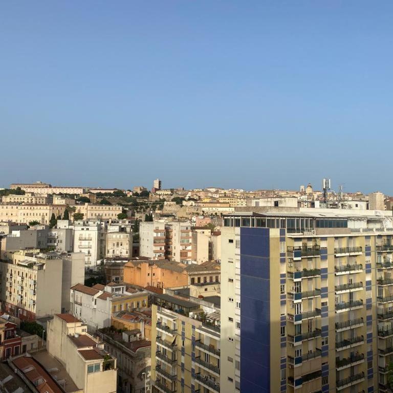 Appartamento panoramico Cagliari, I TRE GRILLI, centro - Three-Bedroom Apartment - 44