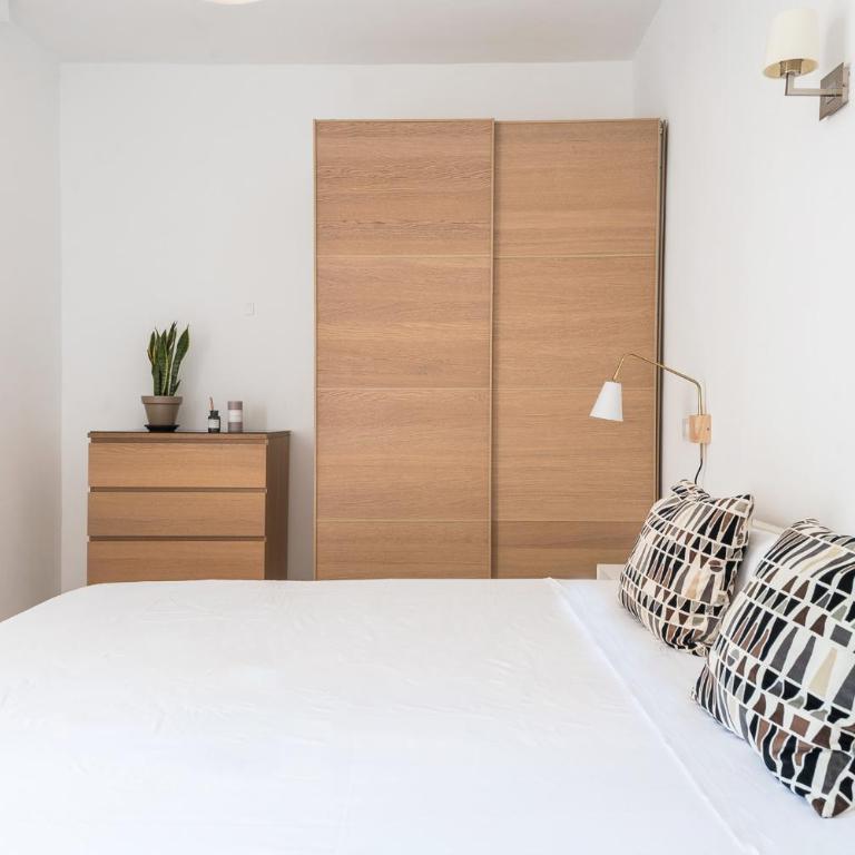 Spacious 3 bed Apt in the heart of Sant Antoni, Barcelona - Apartamento de 3 dormitorios - 14