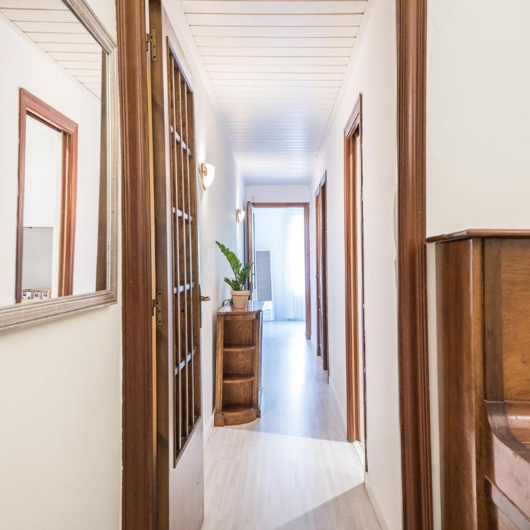 Spacious 3 bed Apt in the heart of Sant Antoni, Barcelona - Apartamento de 3 dormitorios - 25