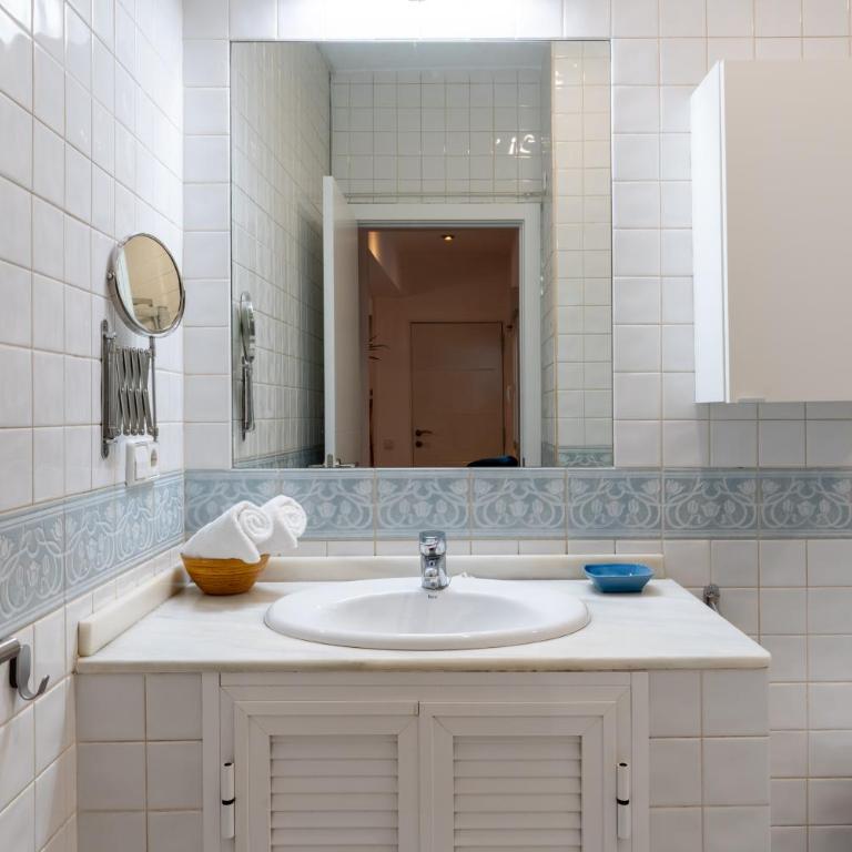 Bonito Callejón en la Judería by TheGoodTourist - Apartamento de 1 dormitorio - 8