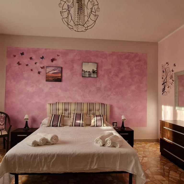Hope Apartment - Deluxe Room with shared bathroom - 2