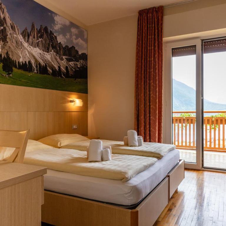 Hotel Lory - Molveno - Dolomiti - Doppel-/Zweibettzimmer mit Seeblick - 2