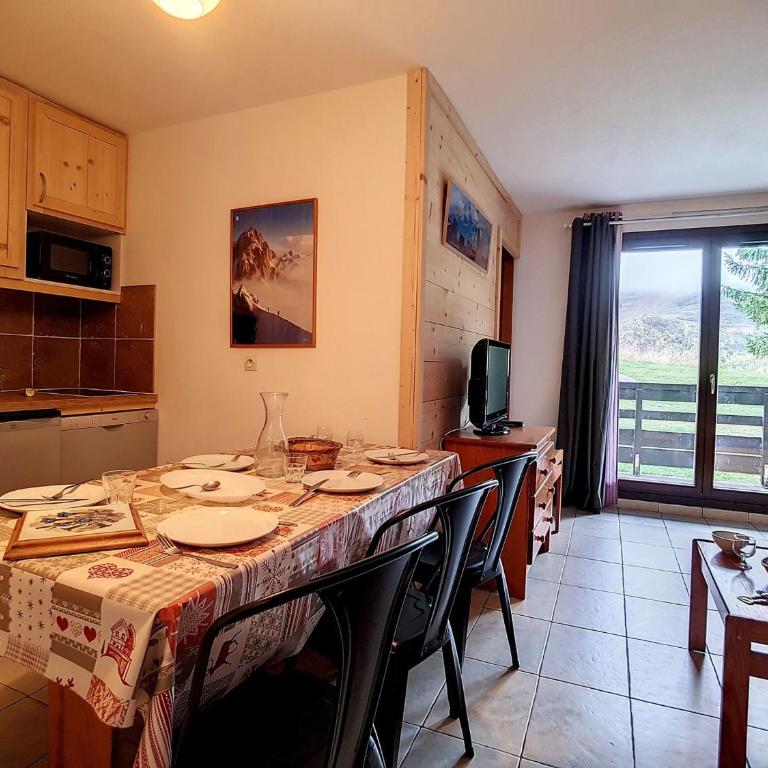 Appartement cosy au pied des pistes avec balcon, 6 pers - FR-1-344-767 - Apartment - 6