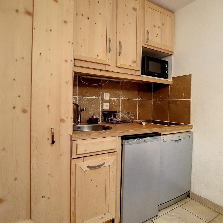 Appartement cosy au pied des pistes avec balcon, 6 pers - FR-1-344-767 - Apartment - 8