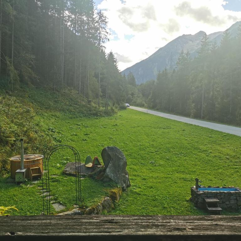 Ferienhaus Gaishütte - Dreibettzimmer mit Bergblick - 8