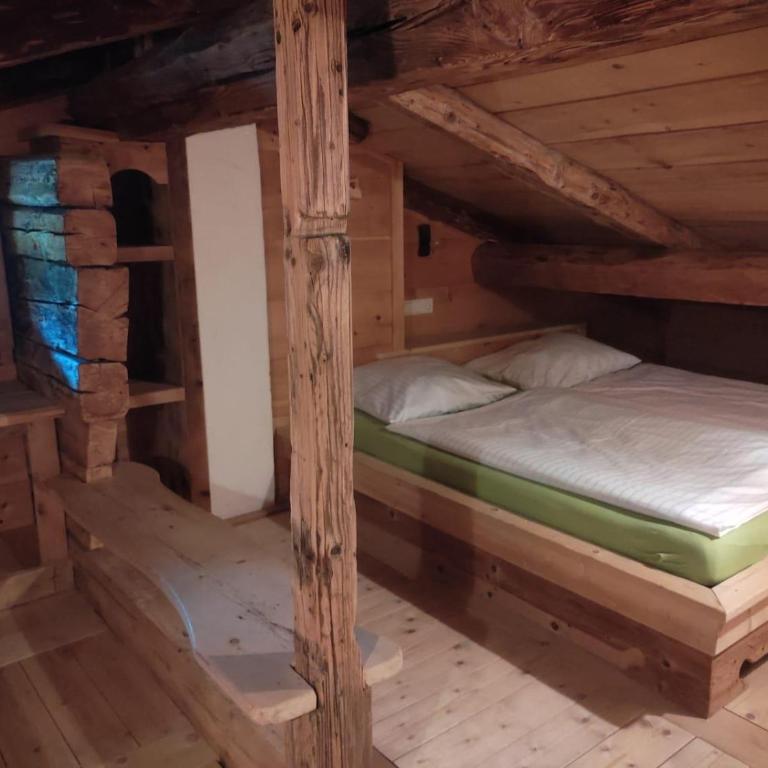 Ferienhaus Gaishütte - Dreibettzimmer mit Bergblick - 5