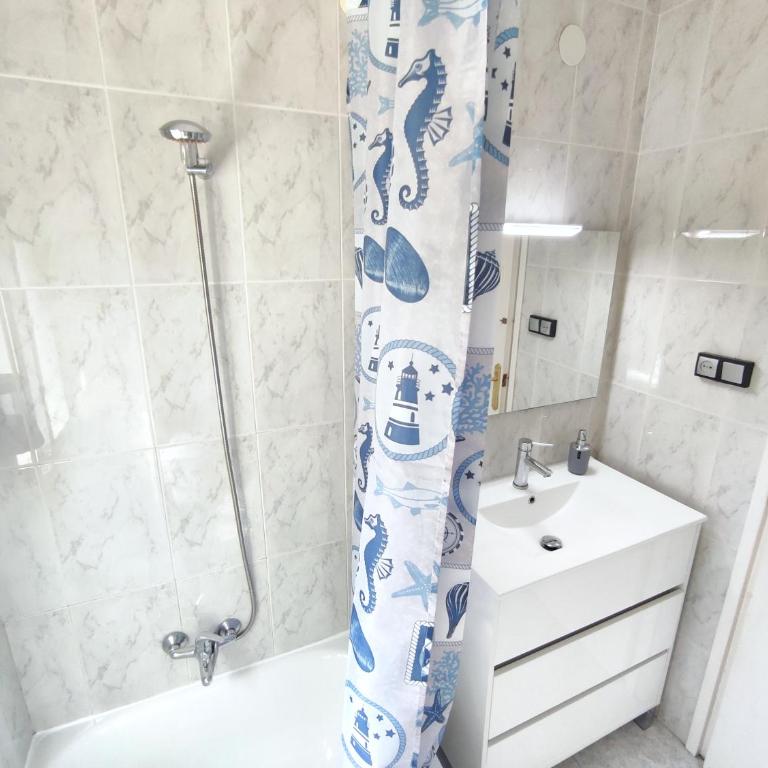 Apartamentos Casanostra - Apartment with Balcony - 15