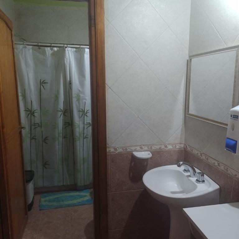Posada del Ñireco - Habitación Familiar con baño privado - 7