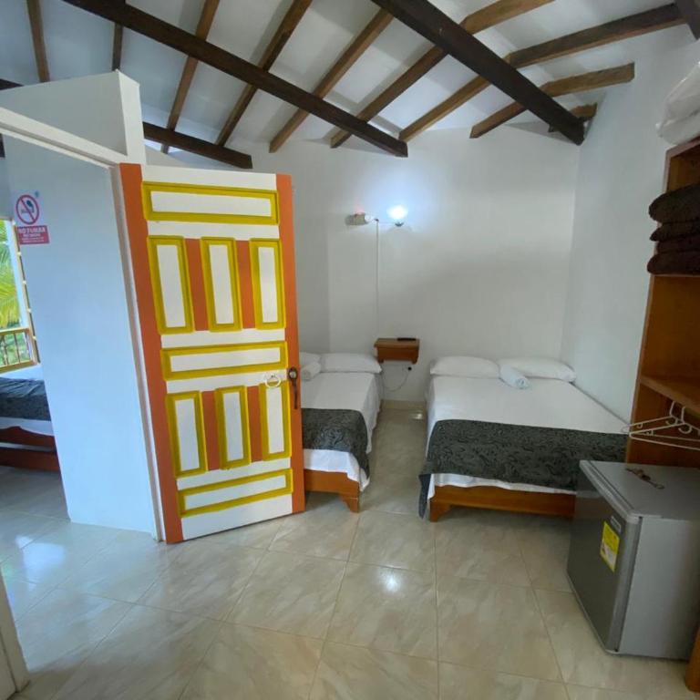Cabañas y Flores - Habitación Familiar con balcón - 3