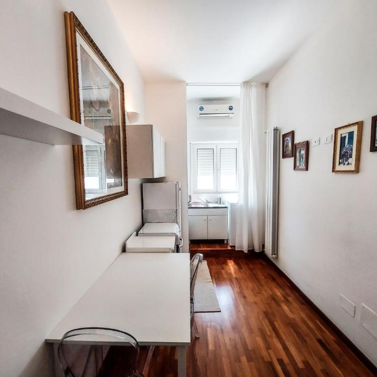 Casa Flora - Apartment with Balcony - 29