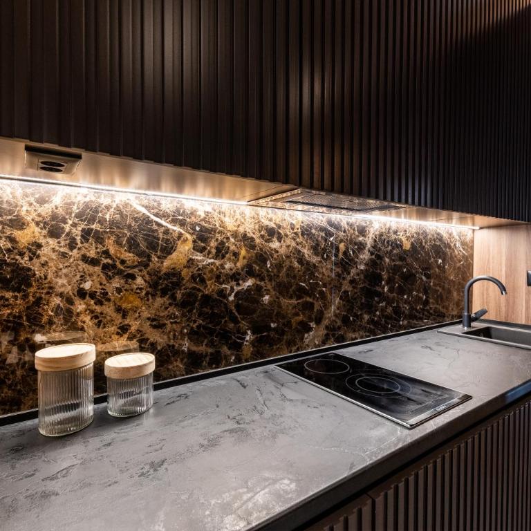Aparthotel Woodside by Anaya - Two-Bedroom Apartment with Terrace - 14