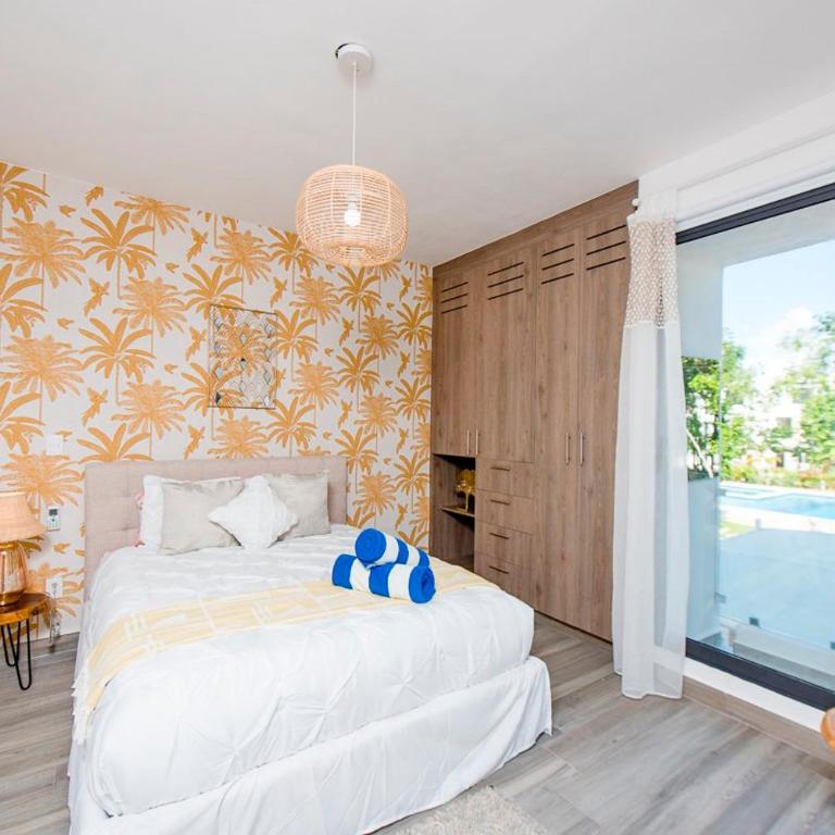 Charming & Comfortable House, 15 min to Downtown - Three-Bedroom House - 19