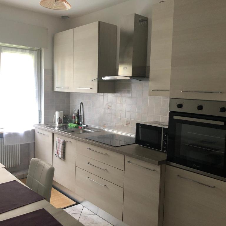 Casa di Max - private room in apartment with shared bathroom FREE PARKING - Appartamento Standard - 2