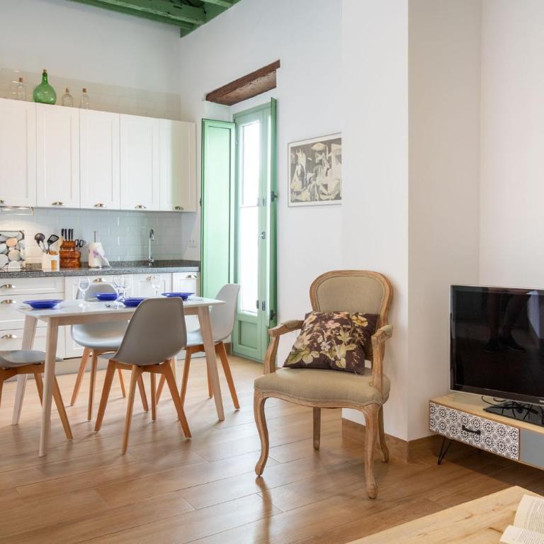 Charming apartment at La Alameda Seville City Center by OCityzen - One-Bedroom Apartment - 10