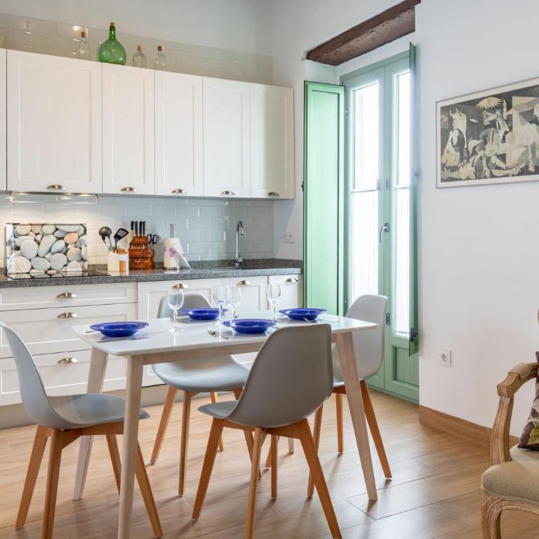 Charming apartment at La Alameda Seville City Center by OCityzen - One-Bedroom Apartment - 6