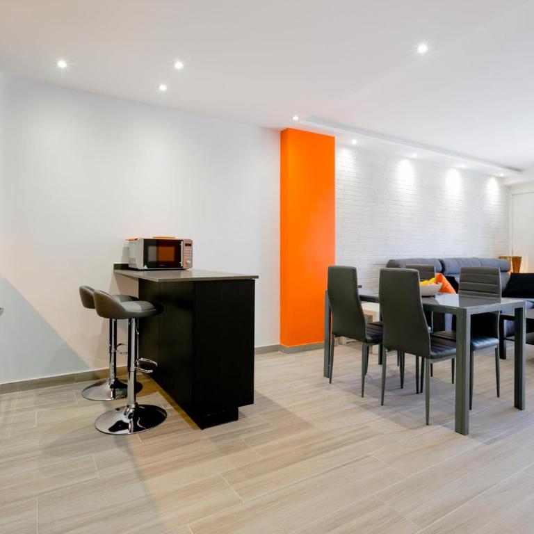 CONYPRA Modern and Renovated with Terrace WIFI - Apartamento - 24