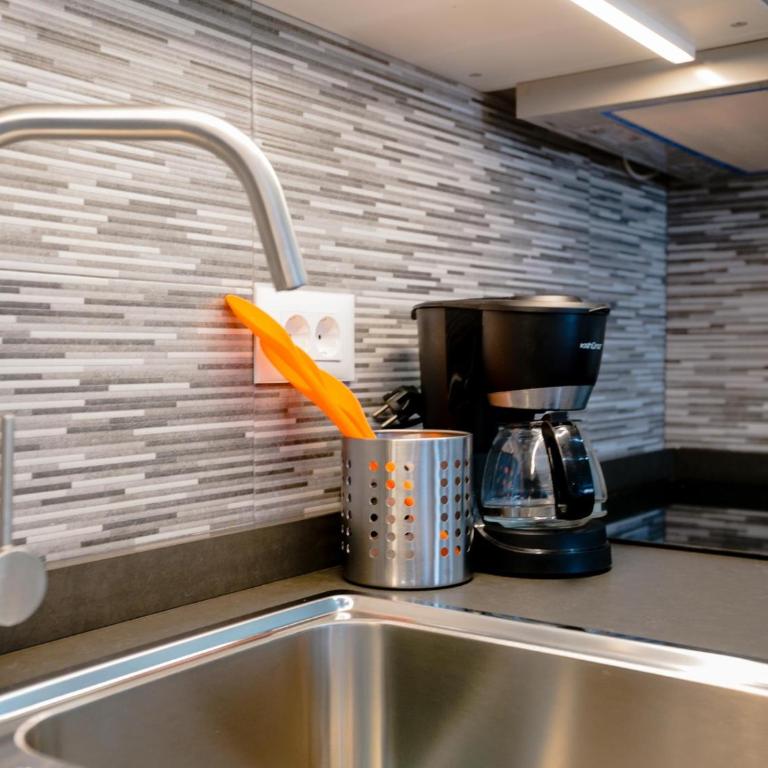 CONYPRA Modern and Renovated with Terrace WIFI - Apartamento - 18