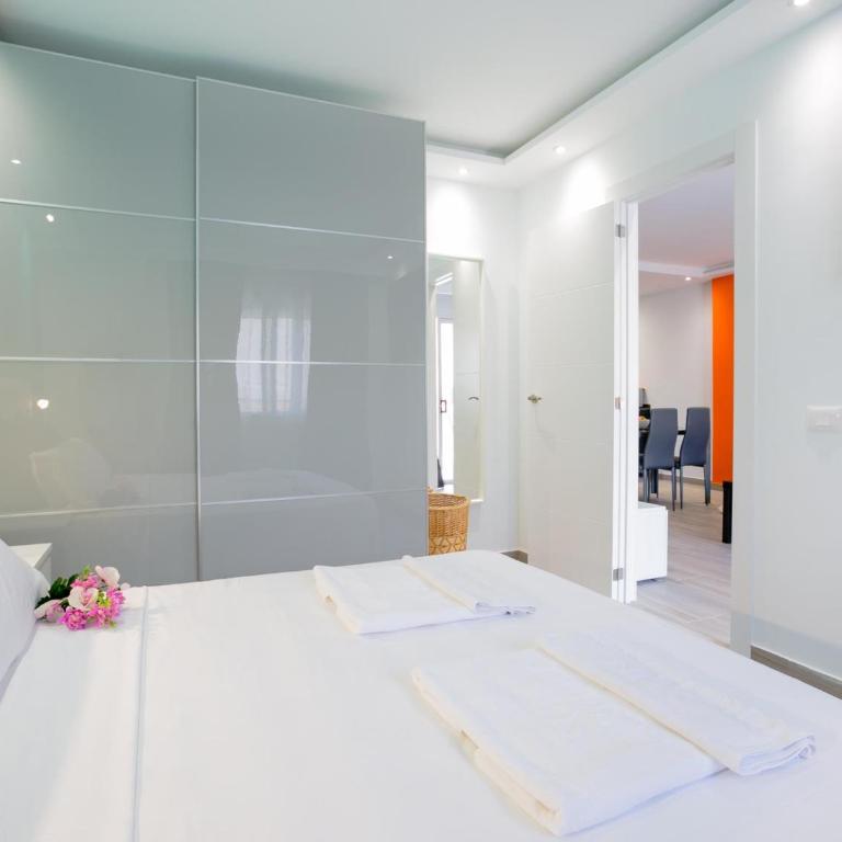 CONYPRA Modern and Renovated with Terrace WIFI - Apartamento - 10