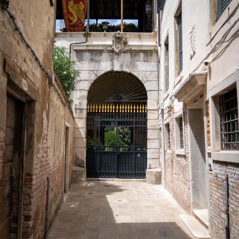 Mocenigo Grand Canal Luxury Suites - Studio with Garden View - 18