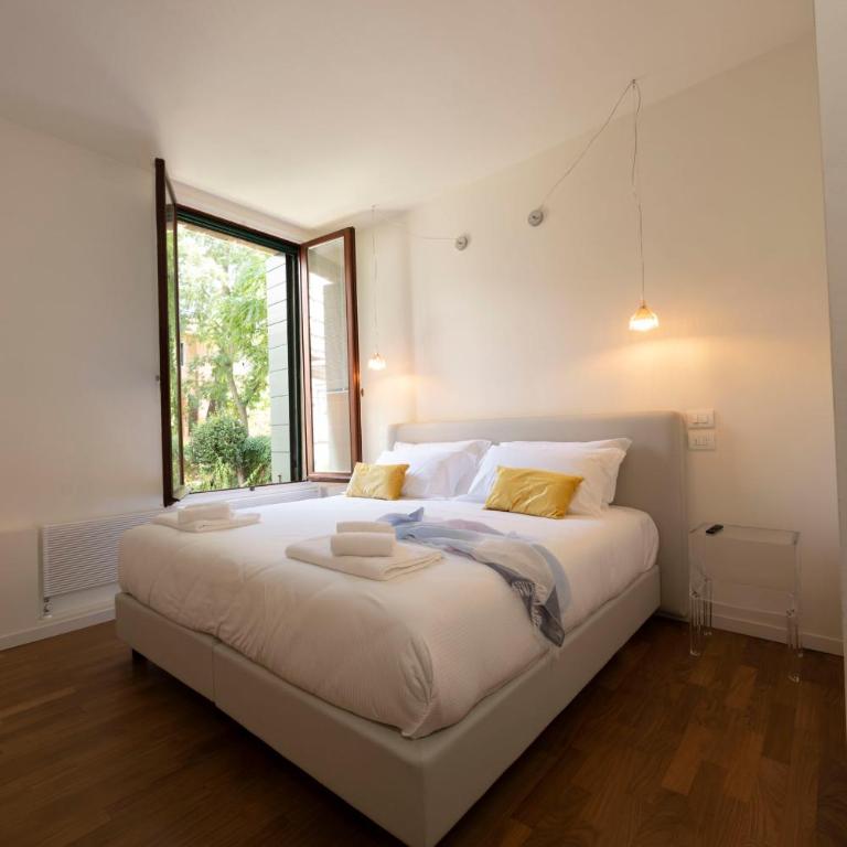Mocenigo Grand Canal Luxury Suites - Studio with Garden View - 22