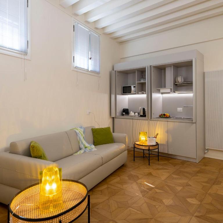Mocenigo Grand Canal Luxury Suites - Apartment with Garden View - 11