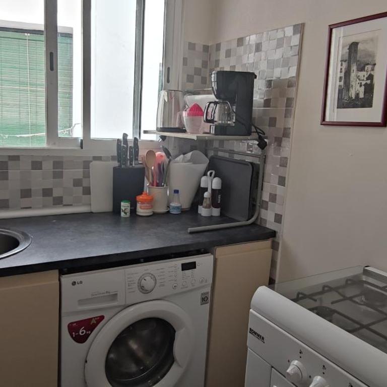 Centro de Sevilla - Two-Bedroom Apartment - 8