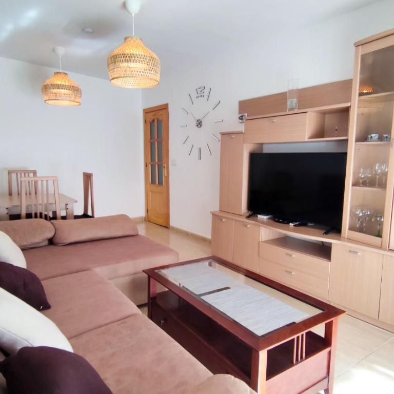 Nice Home Family - Alojamientos La Torre - Three-Bedroom Apartment - 1