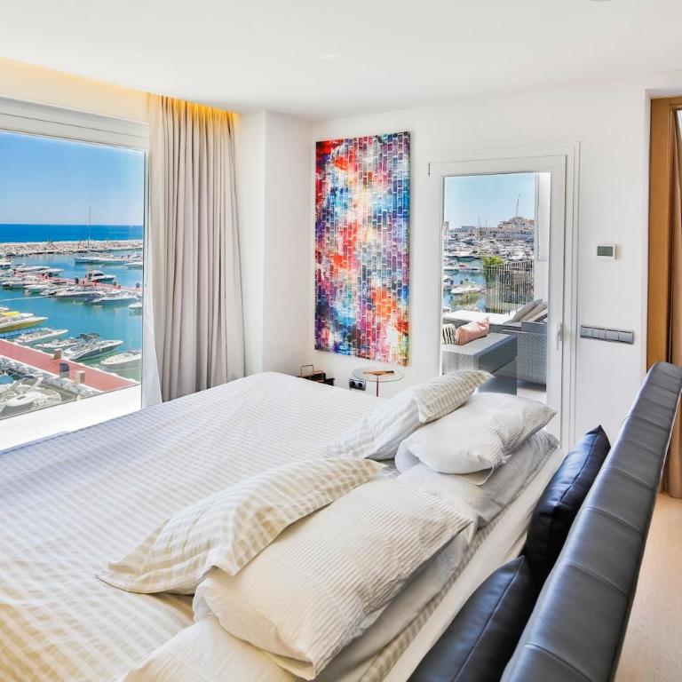 306 -Luxury Selection- Puerto Banus Marbella Front Line Penthouse - Two-Bedroom Apartment - 15