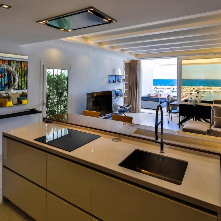 306 -Luxury Selection- Puerto Banus Marbella Front Line Penthouse - Two-Bedroom Apartment - 17