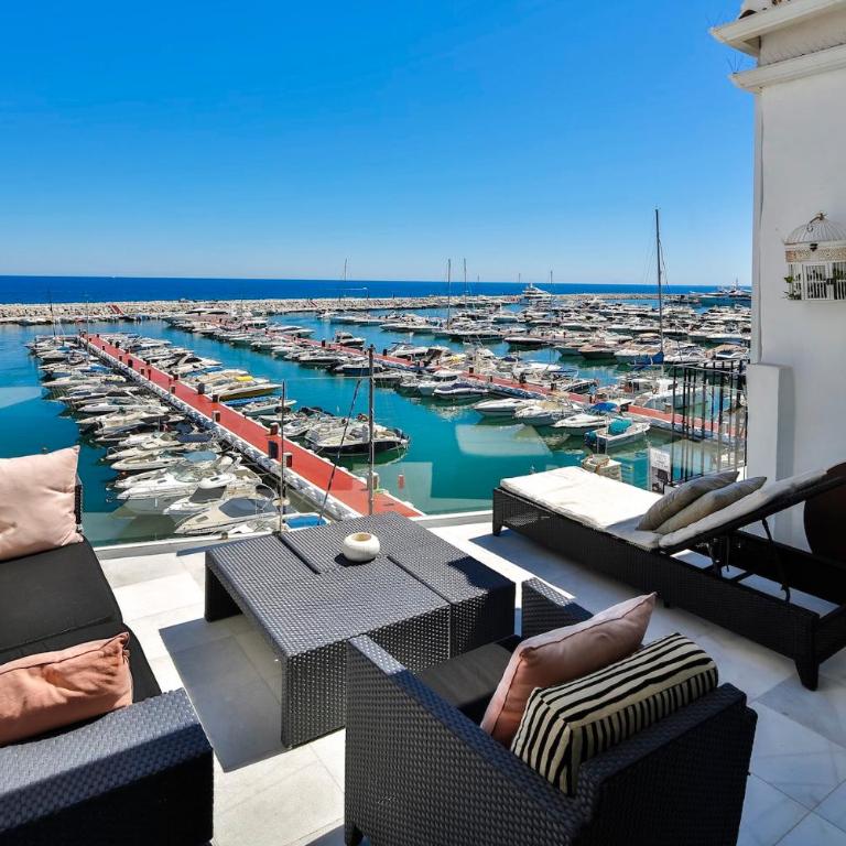 306 -Luxury Selection- Puerto Banus Marbella Front Line Penthouse - Two-Bedroom Apartment - 30