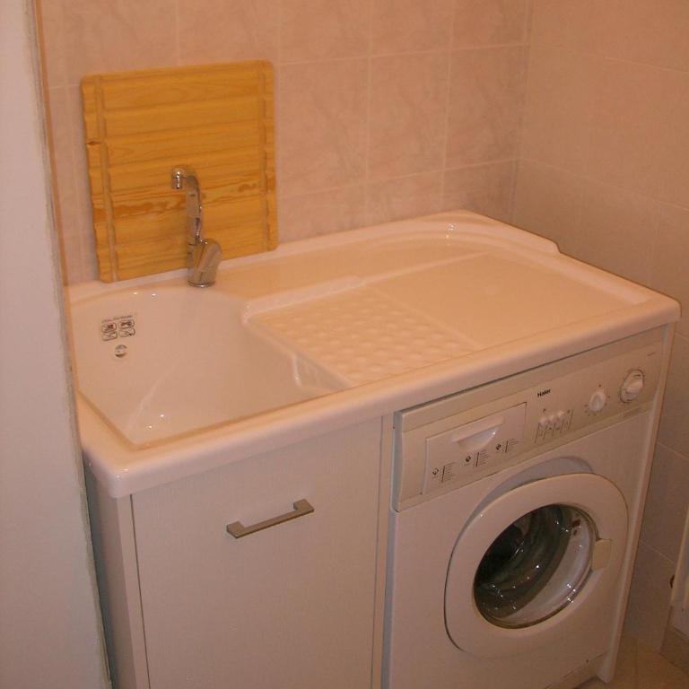 Residenza Caola Sant'Antonio Mavignola - Appartamento con 2 Camere da Letto e Balcone - 1