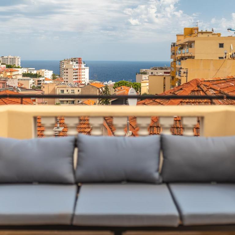SUPERBE PENTHOUSE PROCHE MONACO GRANDE TERRASSE - Apartamento de 3 dormitorios - 27