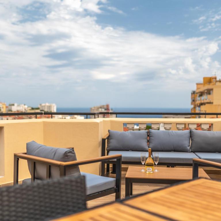 SUPERBE PENTHOUSE PROCHE MONACO GRANDE TERRASSE - Apartamento de 3 dormitorios - 4
