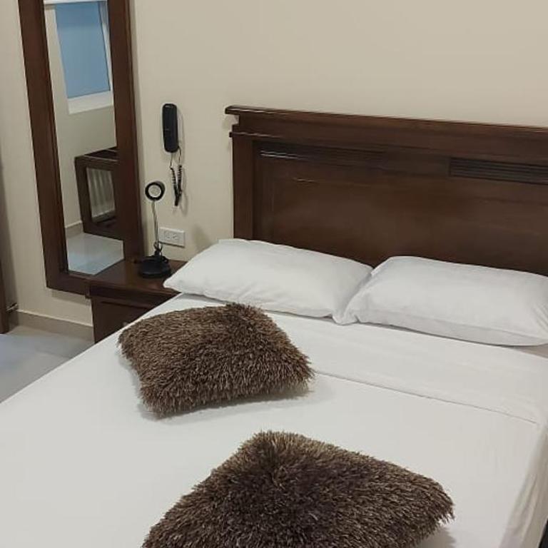 APARTAHOTEL LION - Habitación Doble Estándar - 2