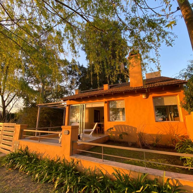 Casa Chalet "La Roja" -vista a la laguna!!!- - Casa de 3 dormitorios - 4