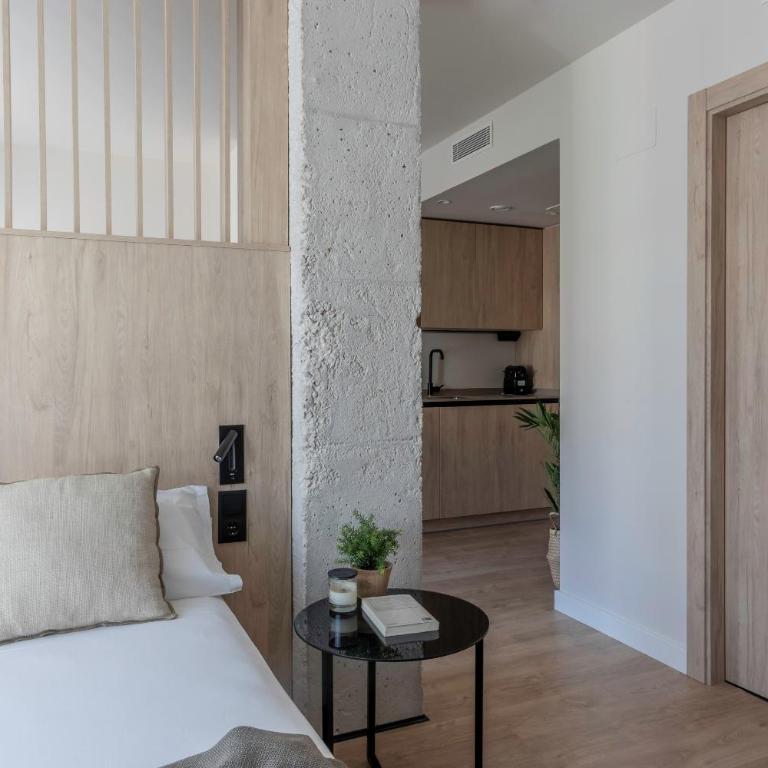 Líbere Pamplona Yamaguchi - Estudio - 1