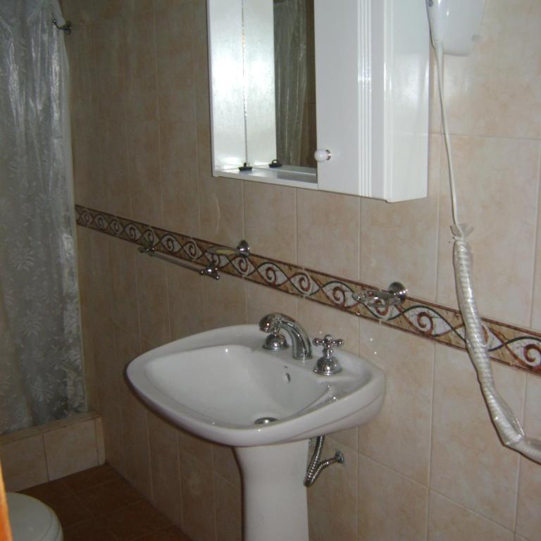 Petit Hotel - Double Room with Private Bathroom - 4