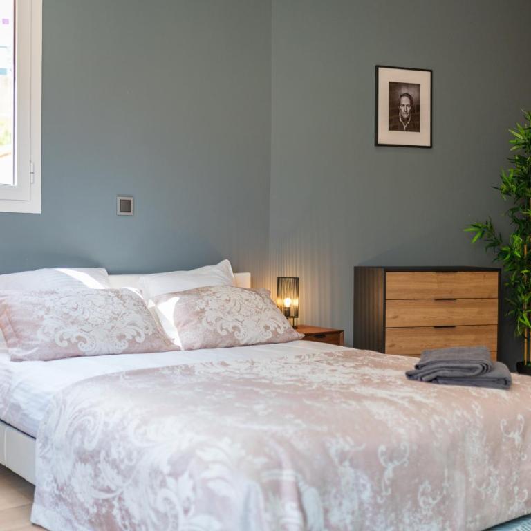 SPACIEUX STUDIO HAUT PLAFOND PROCHE MONACO - One-Bedroom Apartment - 12